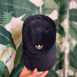 Adidas Velvet Hat - color blue/ gold